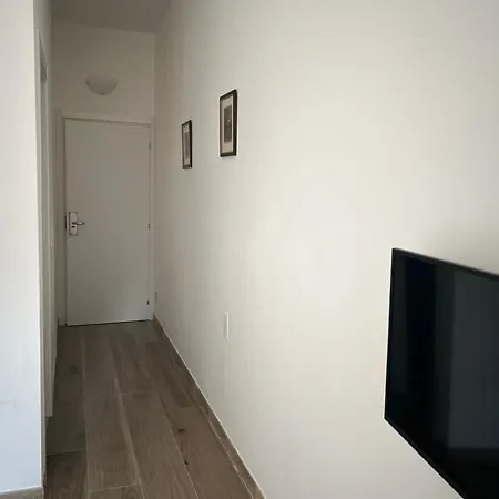 Vergani Apartament Гостевой дом Милан
